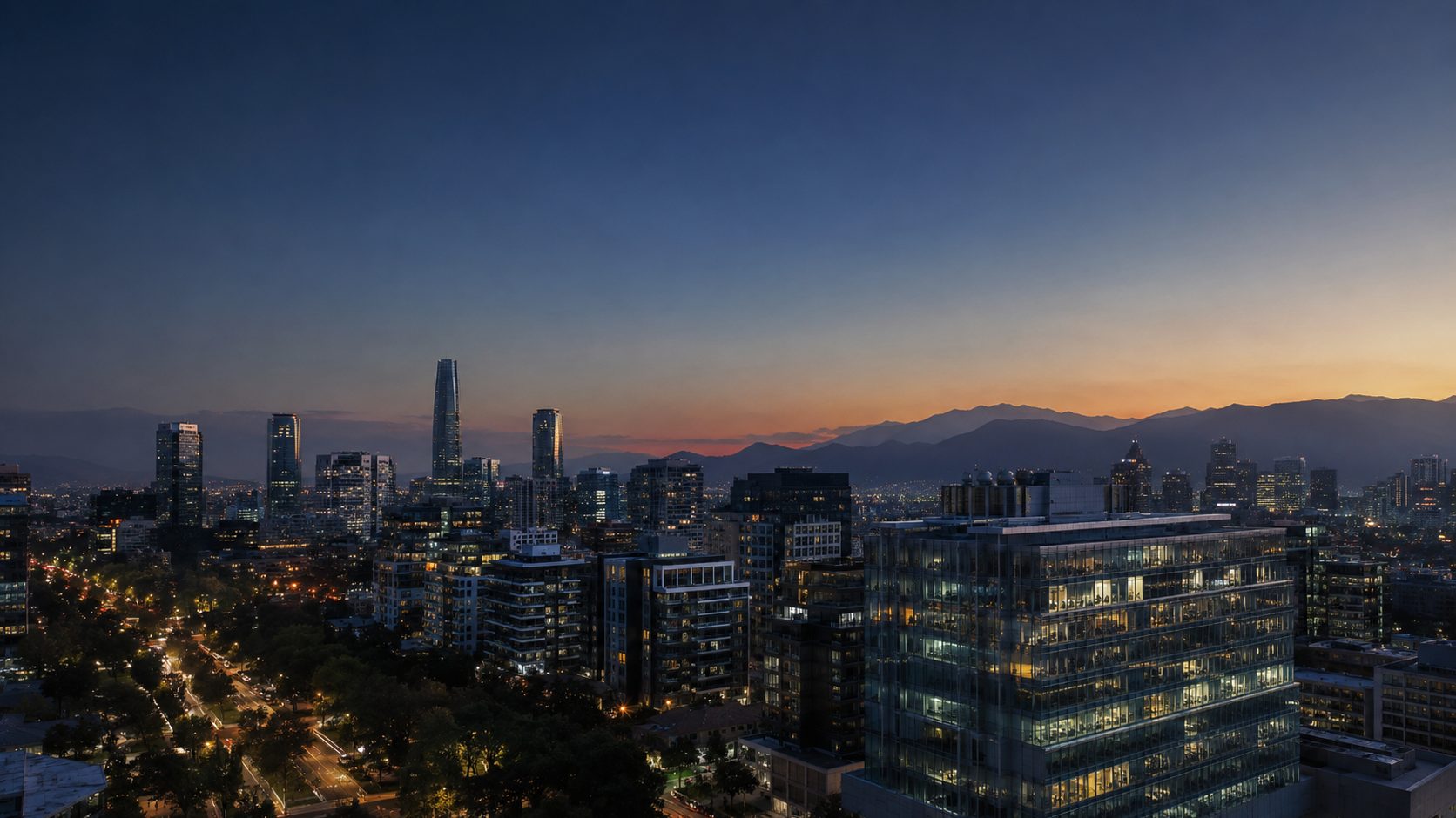 Vista del sector oriente de Santiago al atardecer